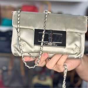 chanel jumbo hardware flap bag